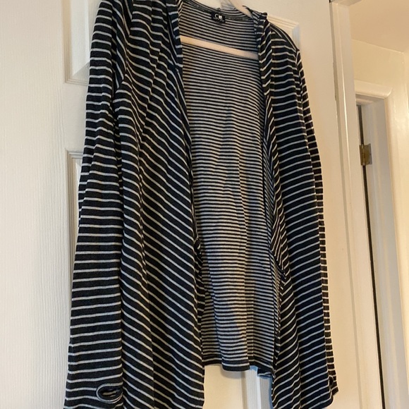 Women’s Size Medium Striped Cardigan - Picture 2 of 6